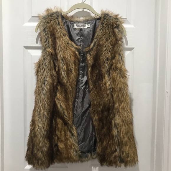Faux Fur Vest - Picture 1 of 3